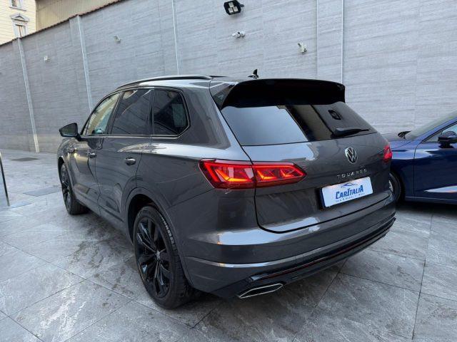 VOLKSWAGEN Touareg 3.0 V6 TDI 286 CV SCR R line tetto panoramico