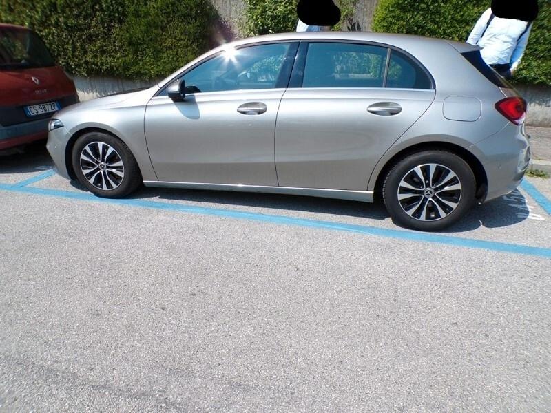 Mercedes-Benz A 180d Autom. *FULL OPT.* da VETRINA