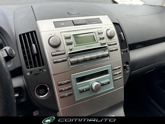 TOYOTA Corolla Verso 2.2 16V D-4D D-Cat