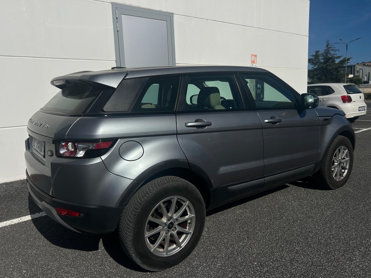 Land Rover Range Evoque 2.2 TD4 5p. Pure