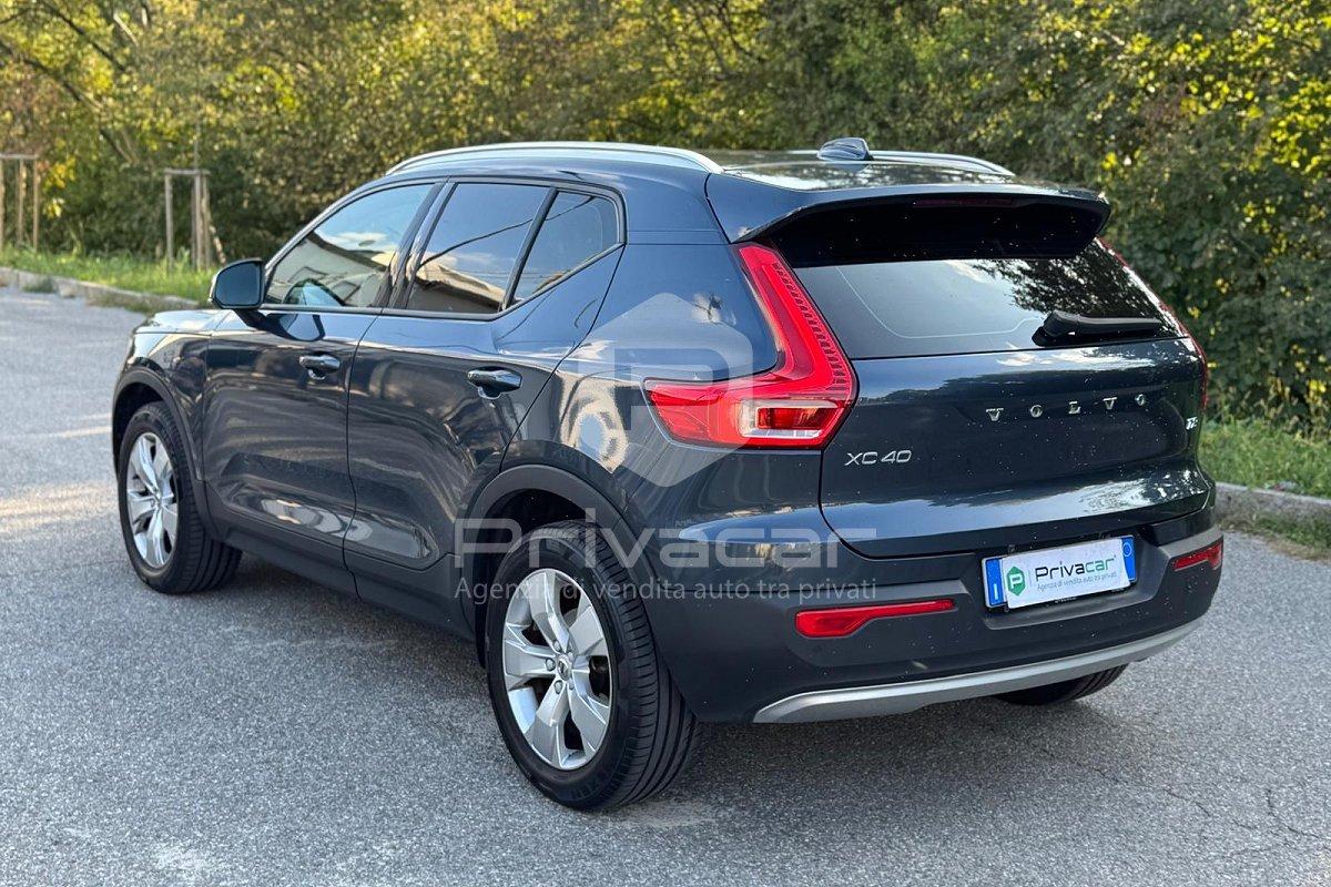 VOLVO XC40 T2 Geartronic Momentum Pro