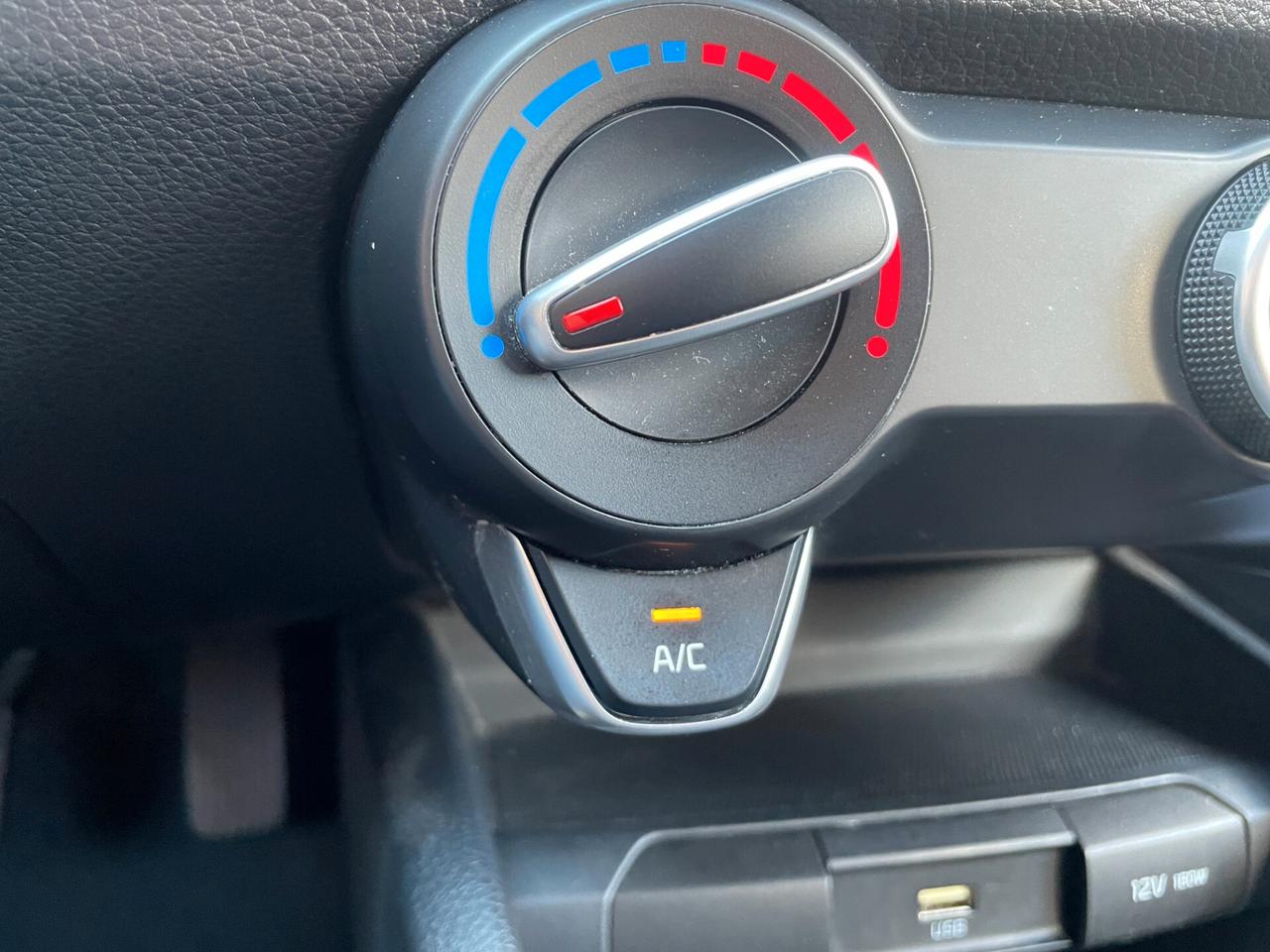 Kia Stonic UNICO PROPRIETARIO- TAGLIANDI CERTIFICATI