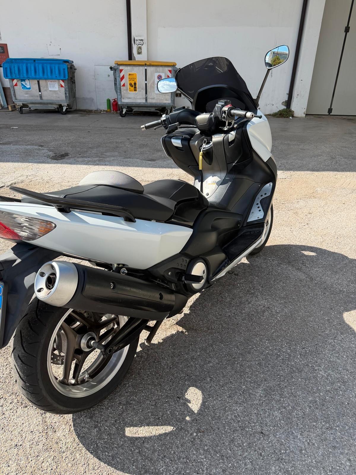 Yamaha TMAX White