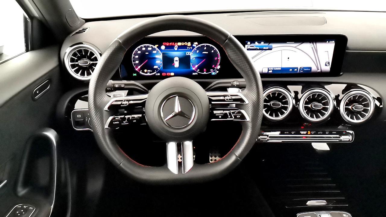 Mercedes-Benz Classe A - W177 2023 - A 180 d AMG Line Premium auto