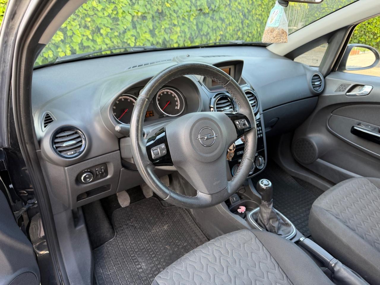 Opel Corsa 1.2 85CV 3 porte GPL-TECH b-color