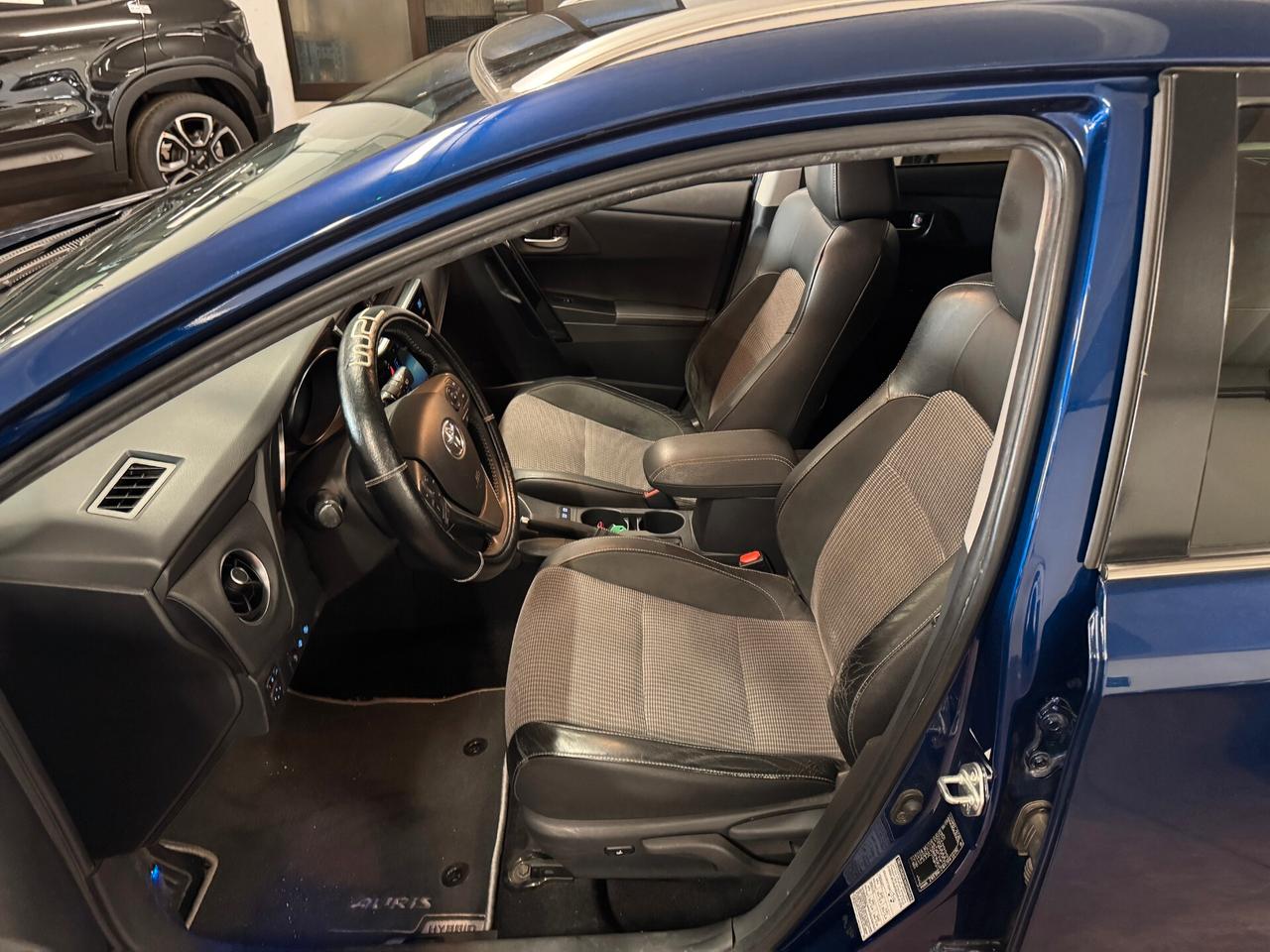 Toyota Auris Touring Sports 1.8 Hybrid Cool