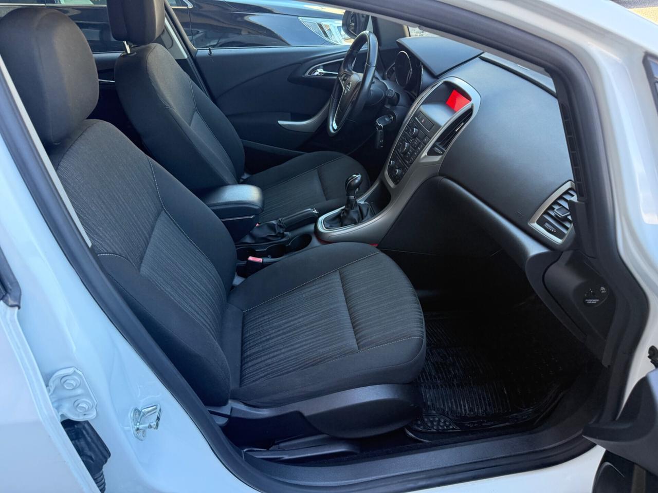 Opel Astra 1.6 115CV Sports Tourer Cosmo