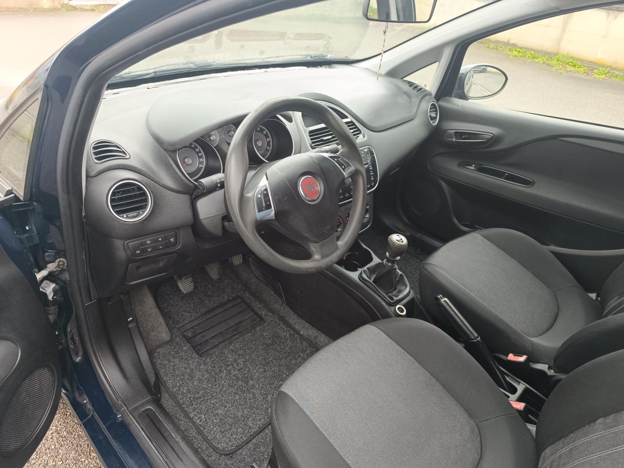 Fiat Punto 1.4 natural Power 2015 SOLO 134.000 KM