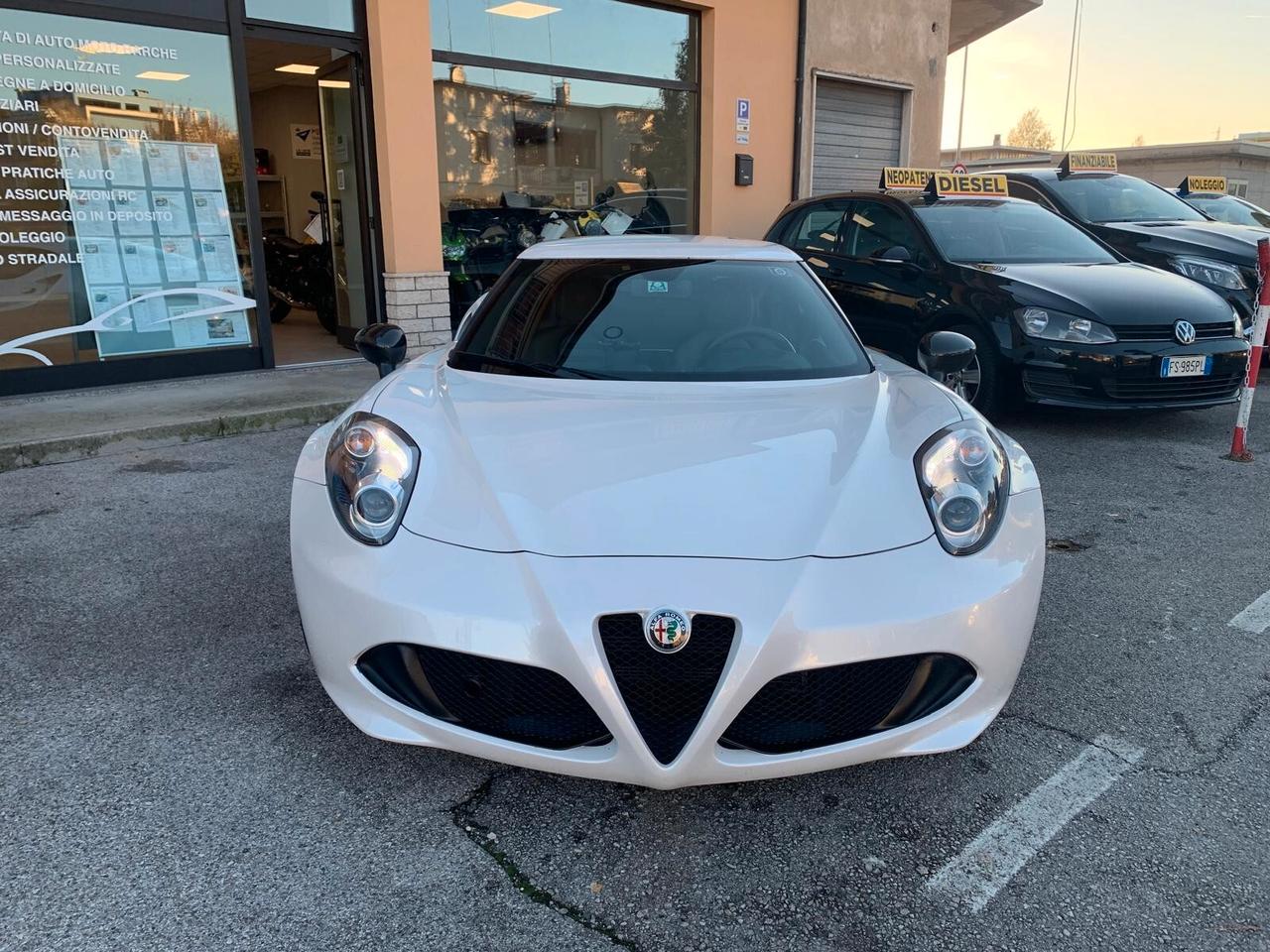 Alfa Romeo 4C 1750 TBi carbon