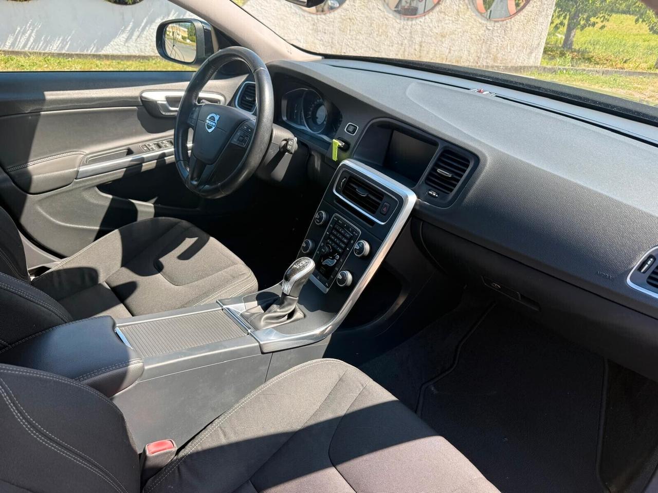 Volvo V60 D2 Geartronic Summum