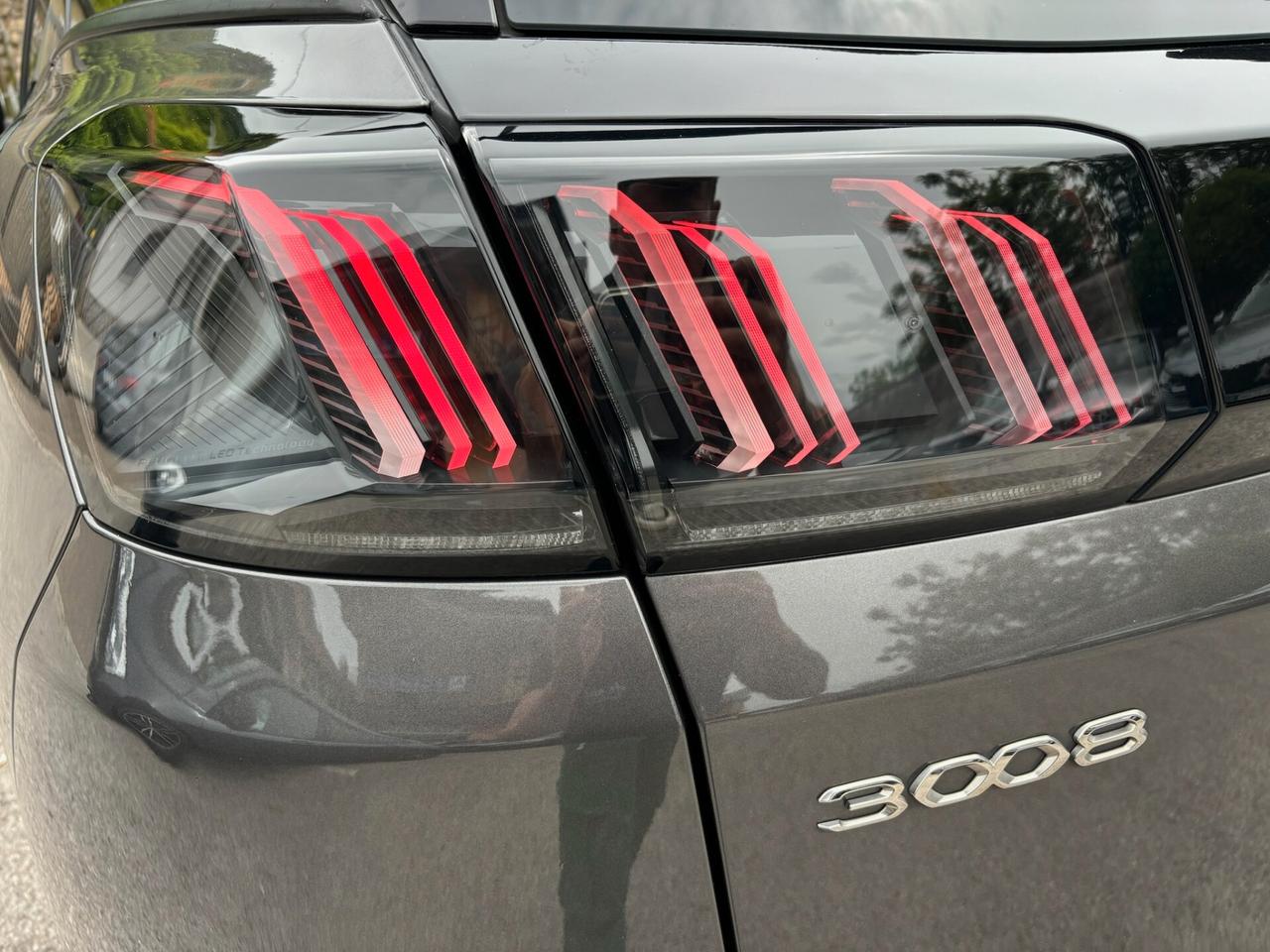 Peugeot 3008 BlueHDi RESTYLING 130 S&S EAT8 Allure MY 22 LED- MATIX