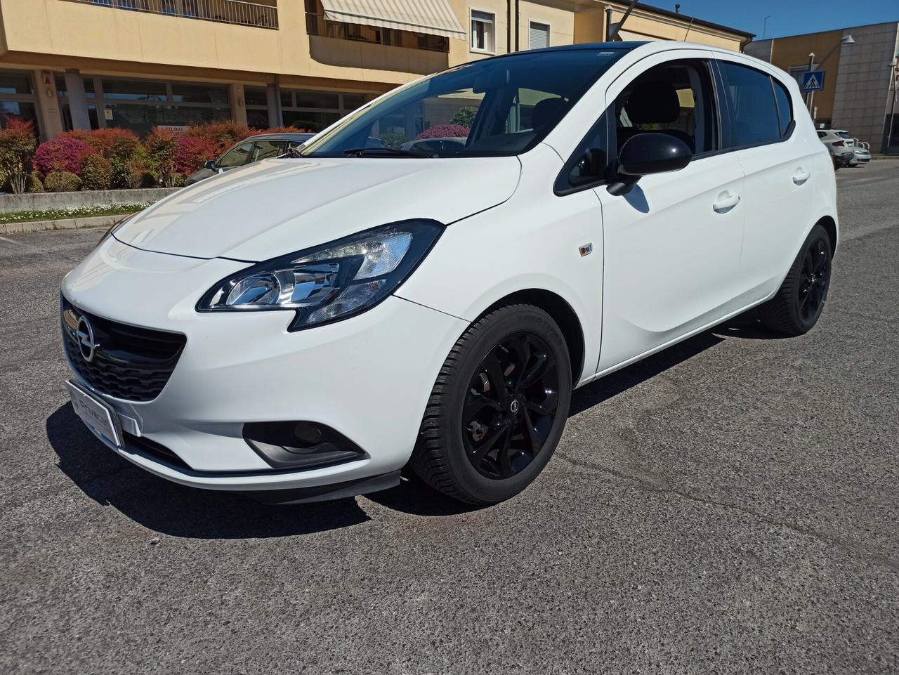 Opel Corsa 1.4 90CV GPL Tech 5 porte Black Edition