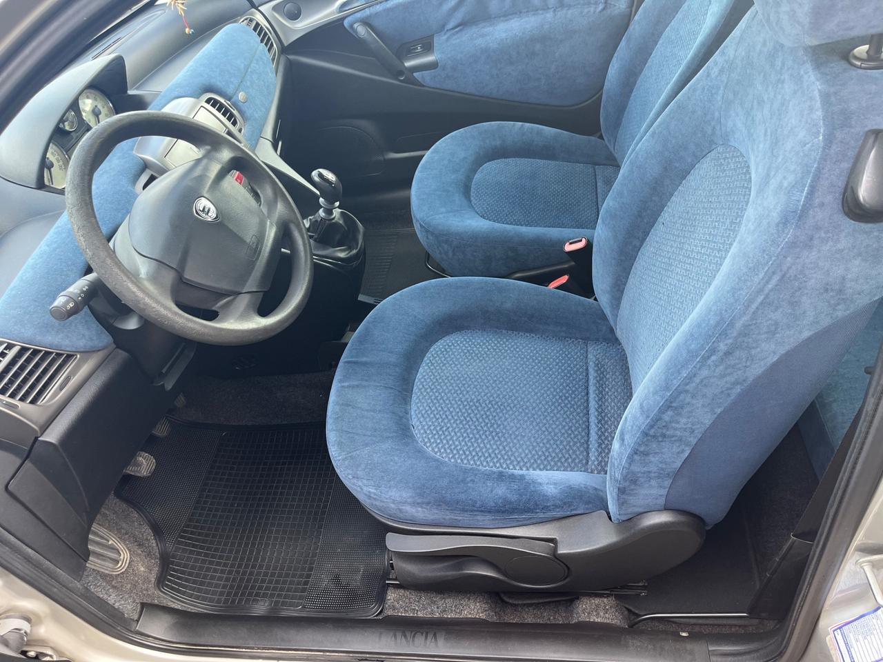 Lancia Ypsilon 1.2 16V Argento