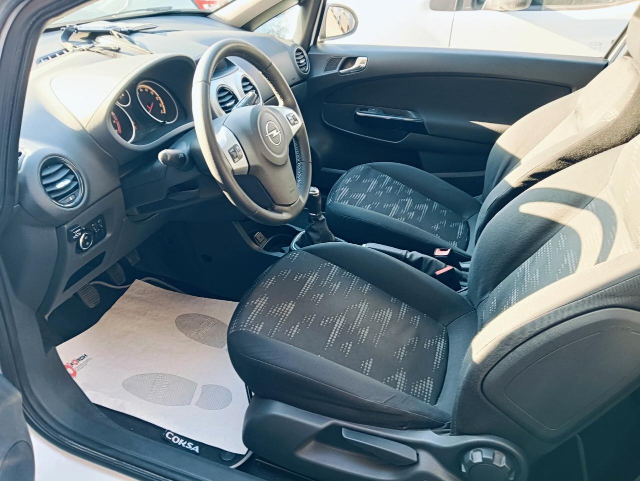 Opel Corsa 1.2 85CV 3 porte GPL-TECH Club