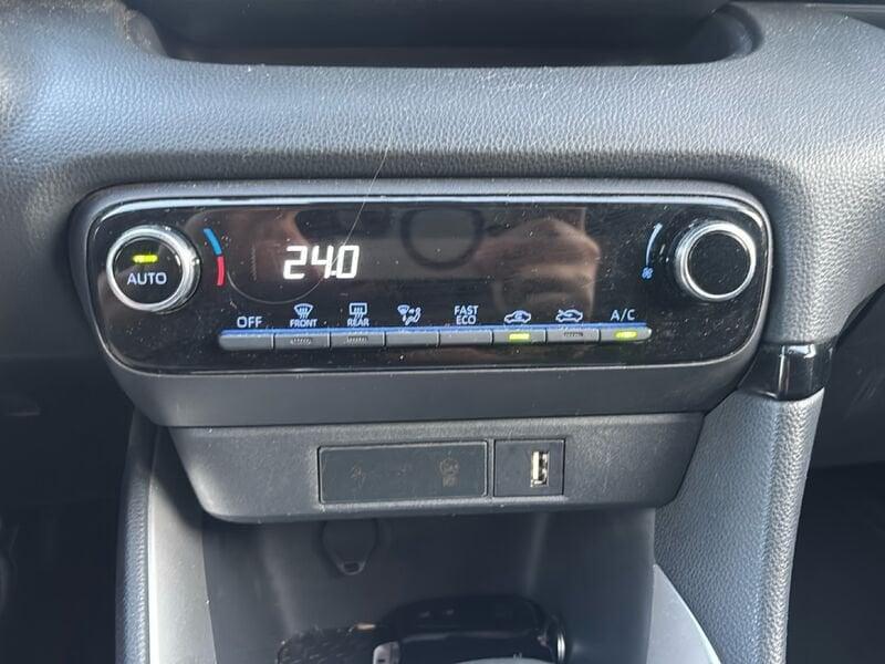 Toyota Yaris Hybrid Trend MY22