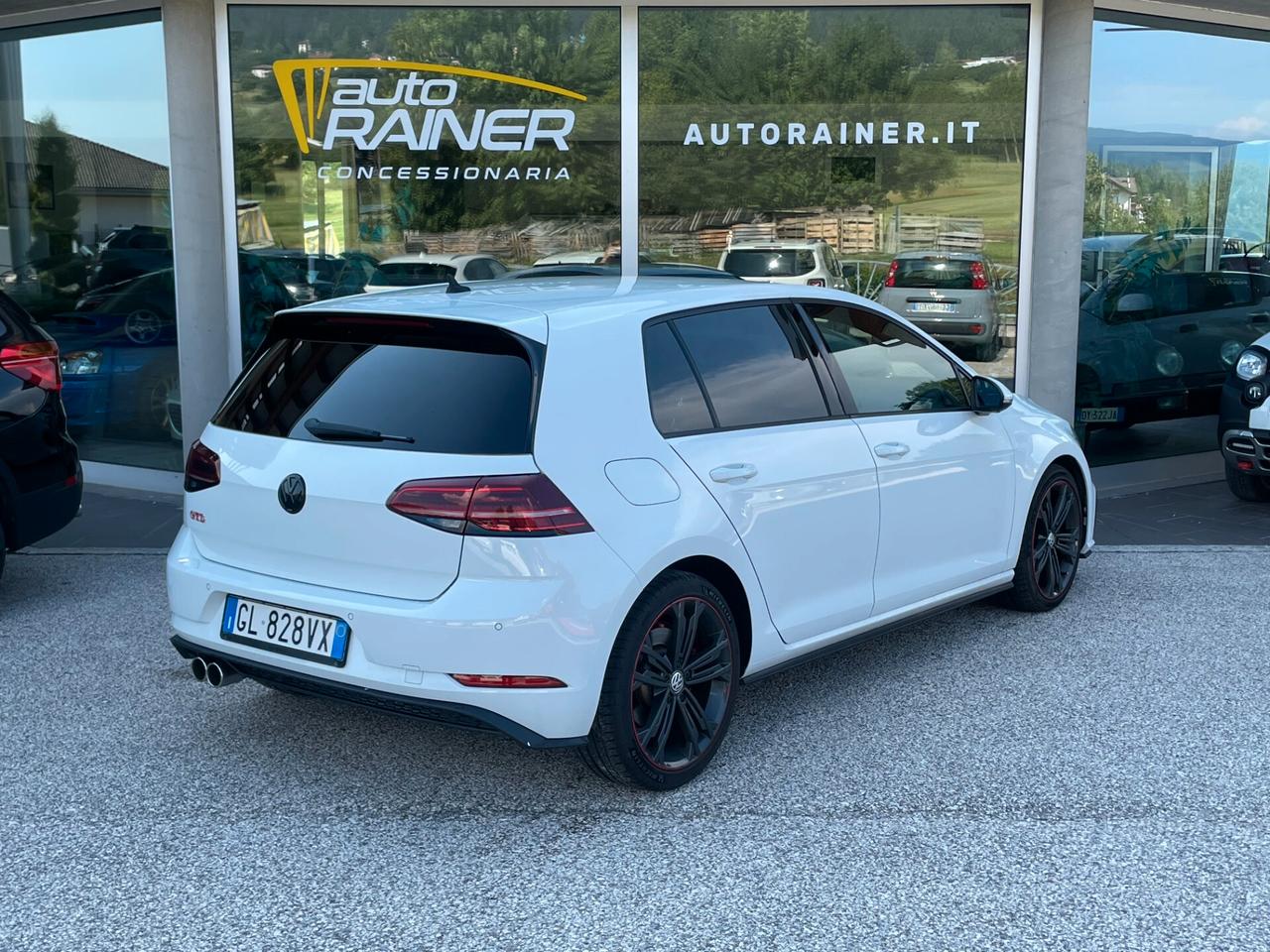 Volkswagen Golf 7.5 GTD 2.0 TDI DSG 5p.