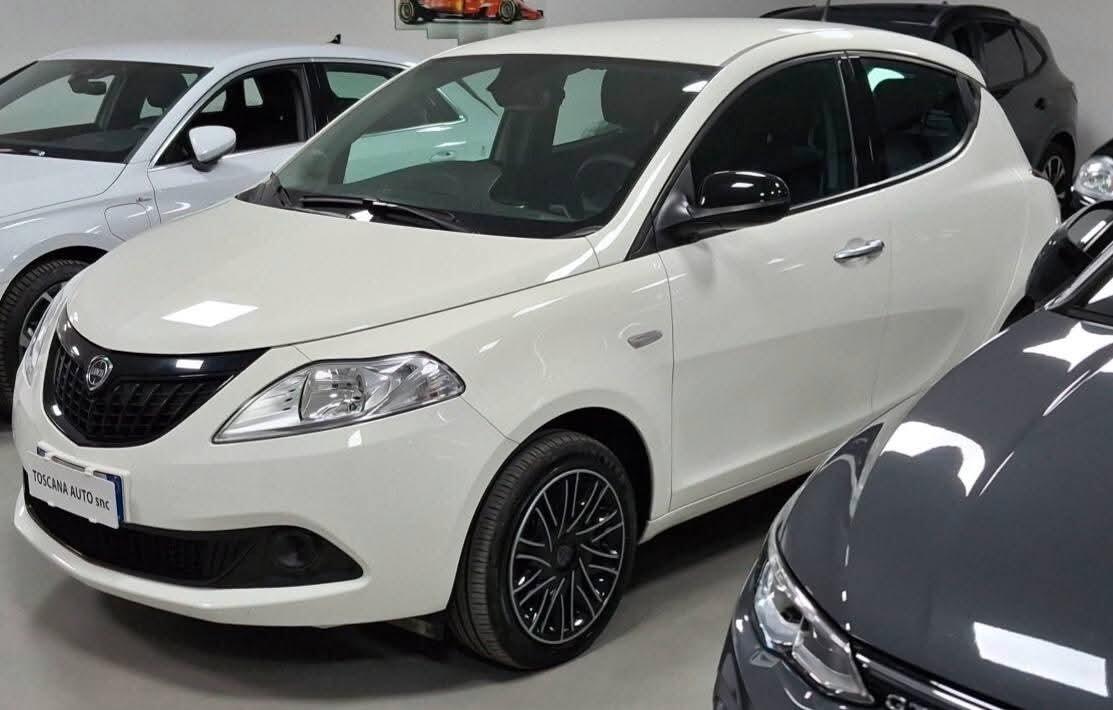 Lancia Ypsilon 1.0 5 porte S&S Hybrid Gold Plus