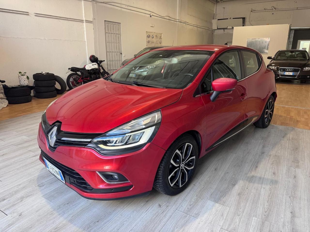 Renault Clio Energy intens euro 6 con gancio di traino