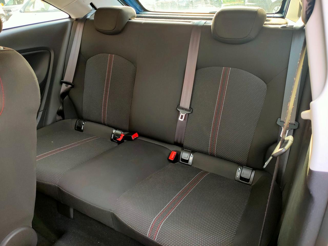 Opel Corsa 1.2 Coupé Black Edition Neopatentati