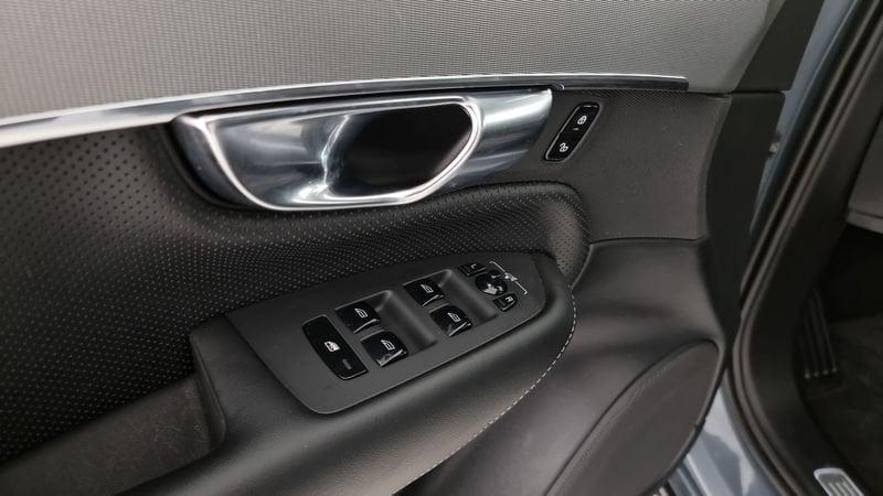 Volvo XC90 B5 (d) AWD Geartronic R-design