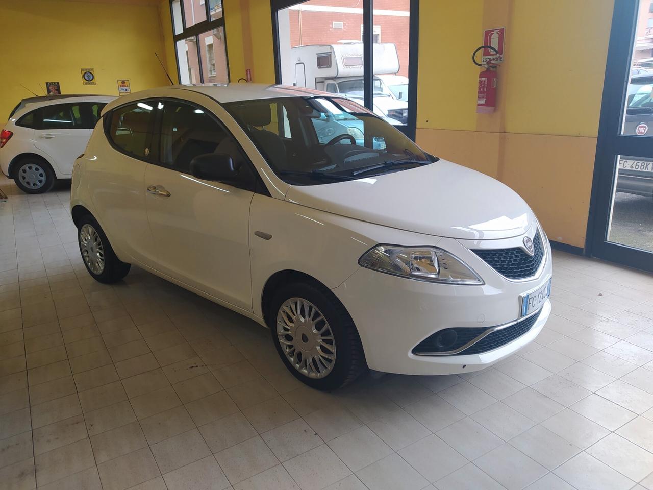 Lancia Ypsilon 1.2 69 CV 5 porte GPL Ecochic Gold Neopatentati