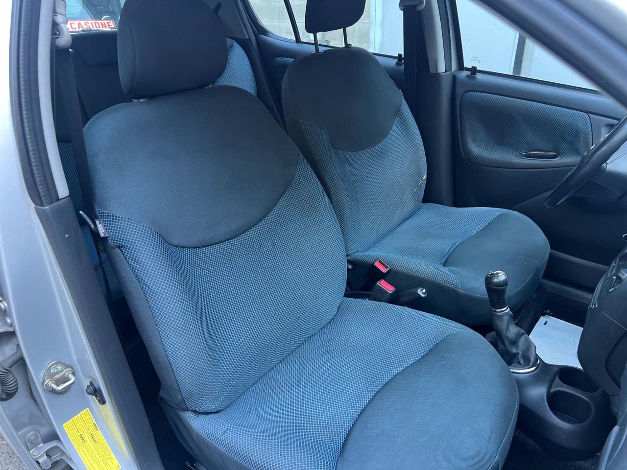 Toyota Yaris 1.0i 16V cat 5p Expo Clima
