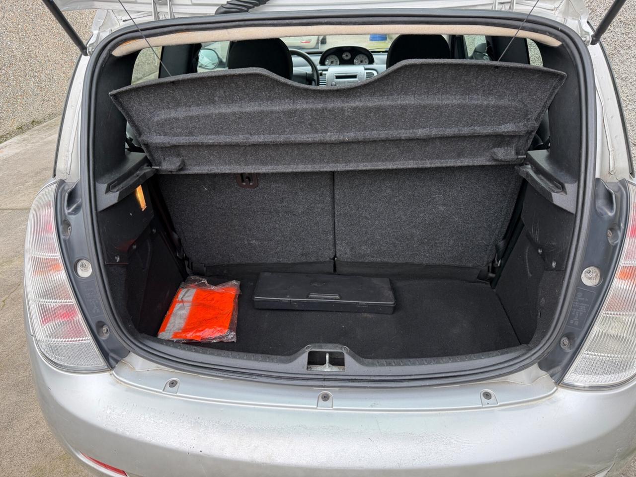 Lancia Ypsilon 1.2 benzina euro4 NEOPATENTATI