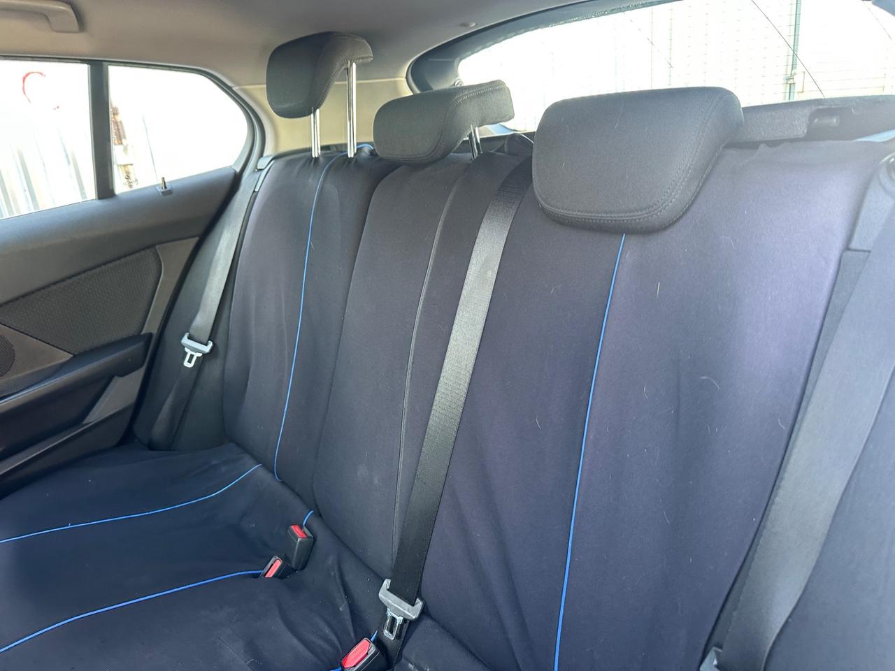 Bmw 116 d 5p. Advantage SPORT