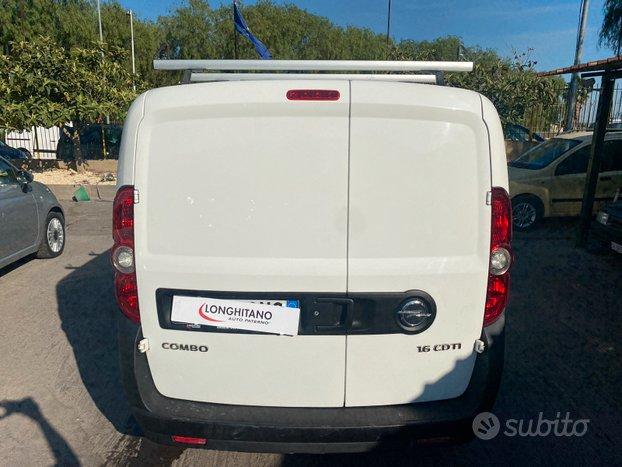 Opel Combo opel combo bianco