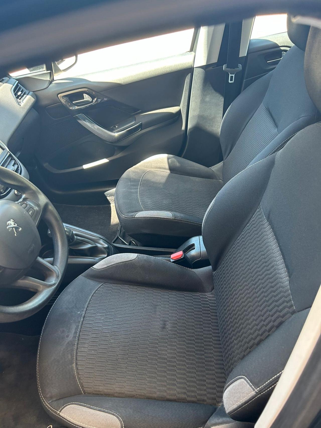 Peugeot 208 BlueHDi 75 5 porte Allure