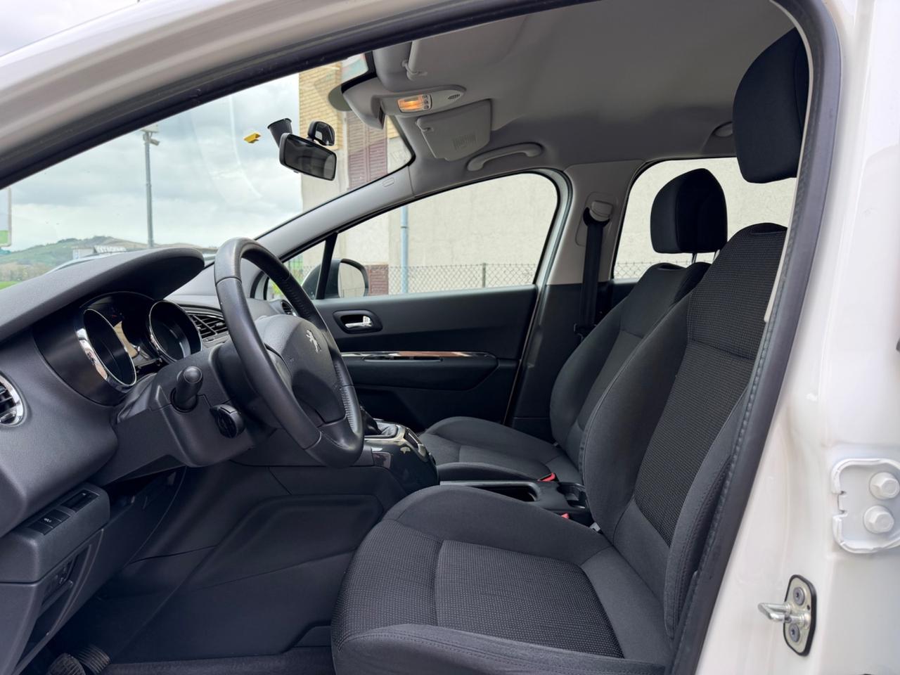 Peugeot 5008 1.6 HDi 115CV - 7 POSTI