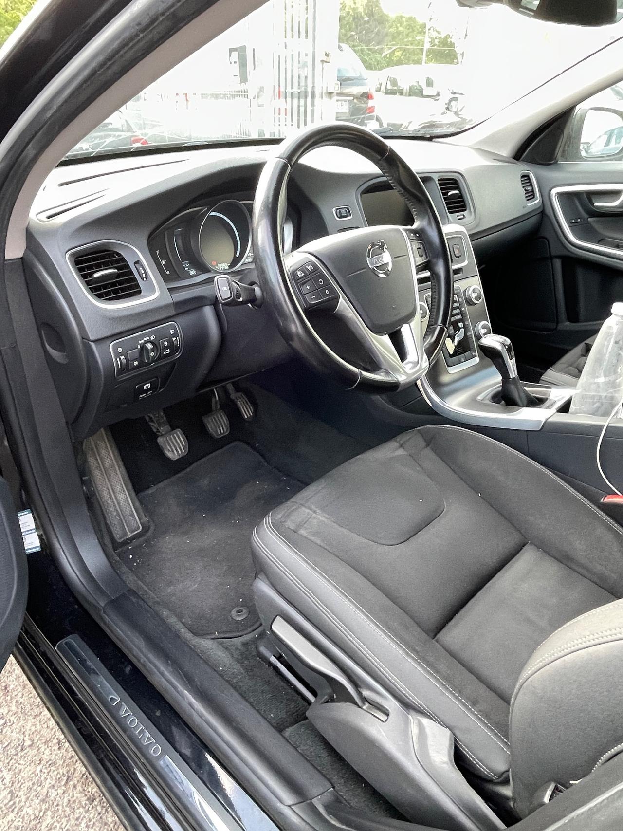 Volvo V60 D4 181cv. Gancio traino - finanziabile