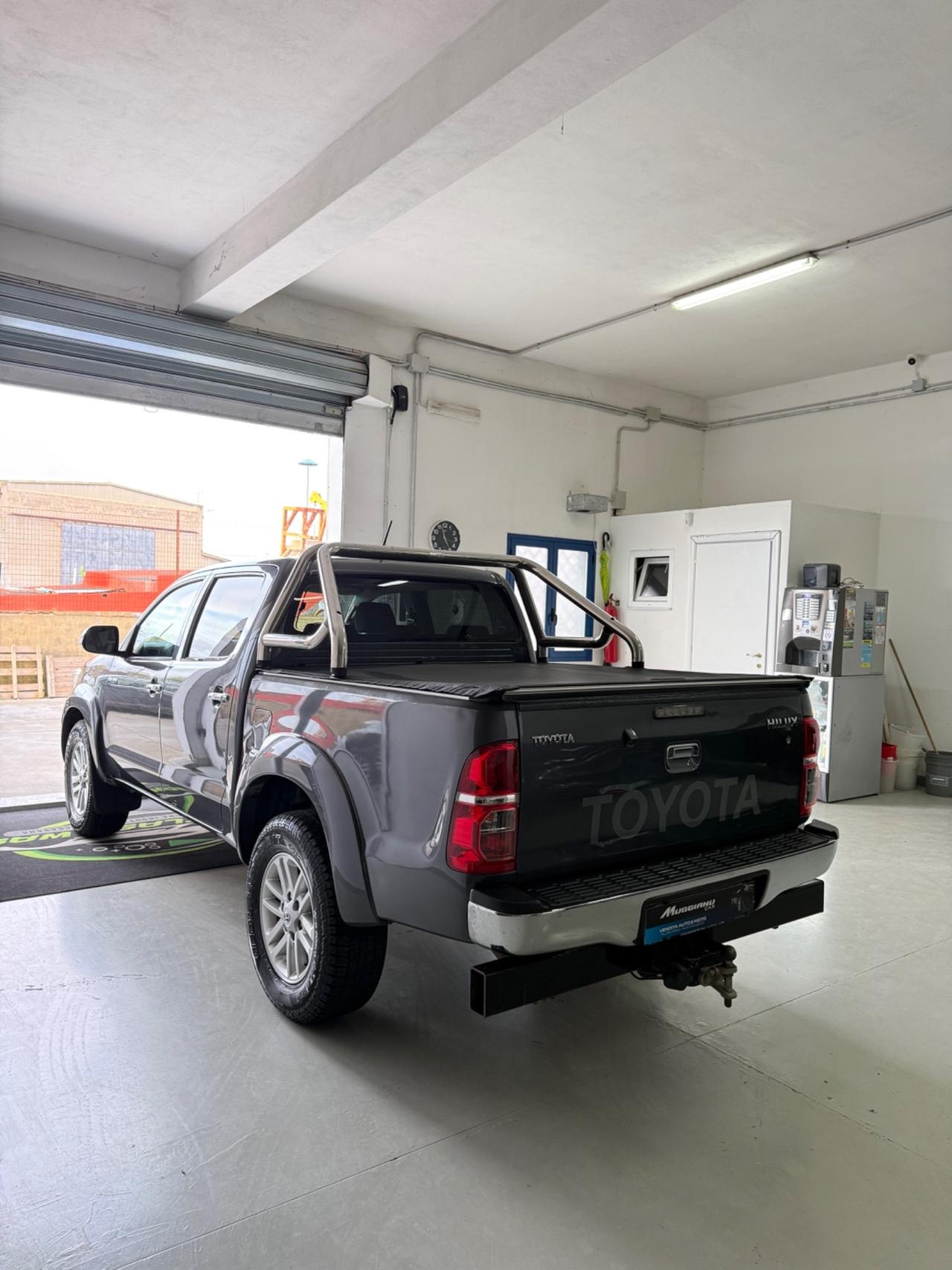 Toyota Hilux 3.0 D-4D aut.4WD 4p. DC Stylex