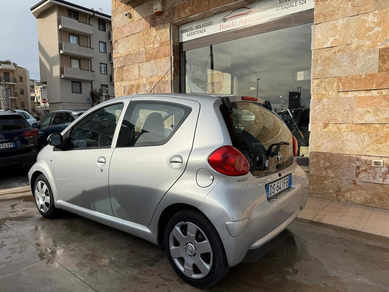 Toyota Aygo 1.0 12V VVT-i 5 porte Sol - AUTOMATICA