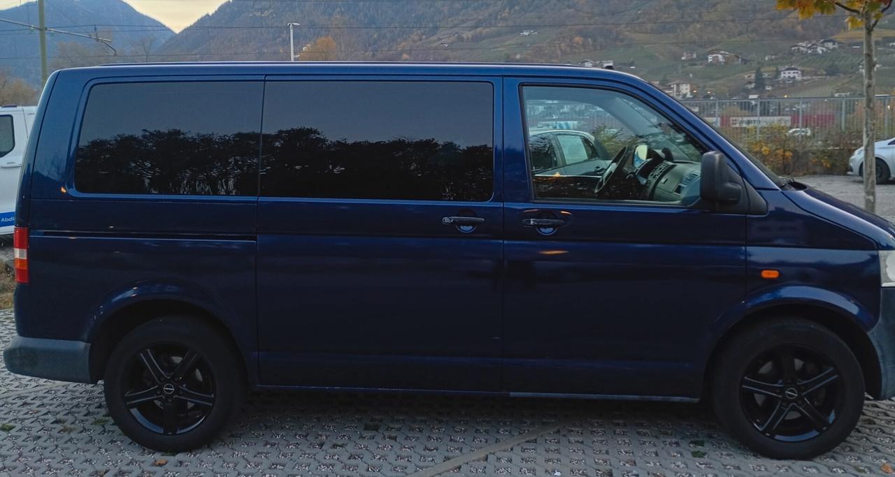 Volkswagen Multivan 2.5 TDI/130CV Comfortline