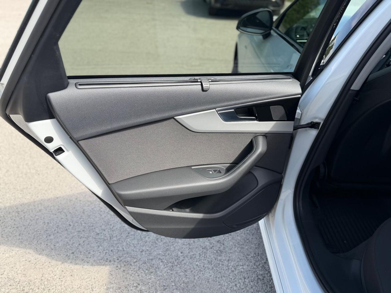 Audi A4 S Line 2.0 40 TDI #10706