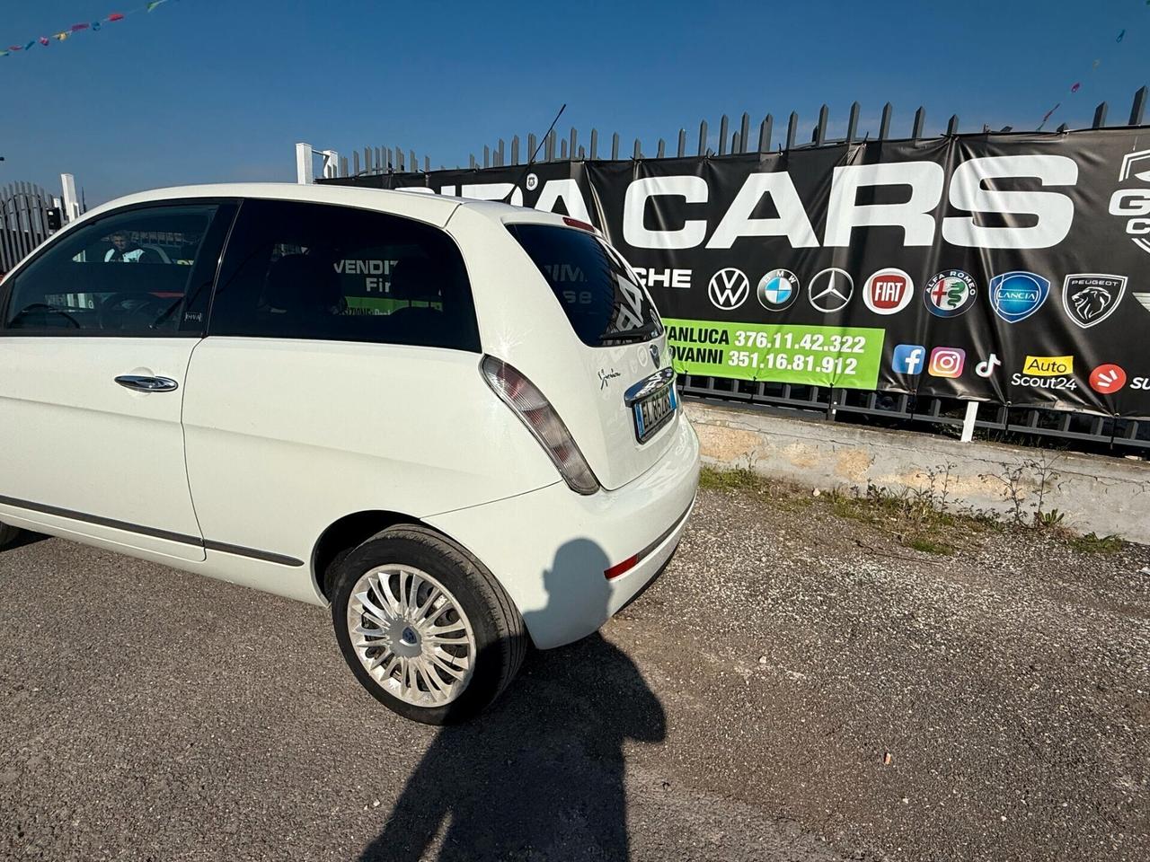 Lancia Ypsilon 1.3 MJT 75 CV Unyca