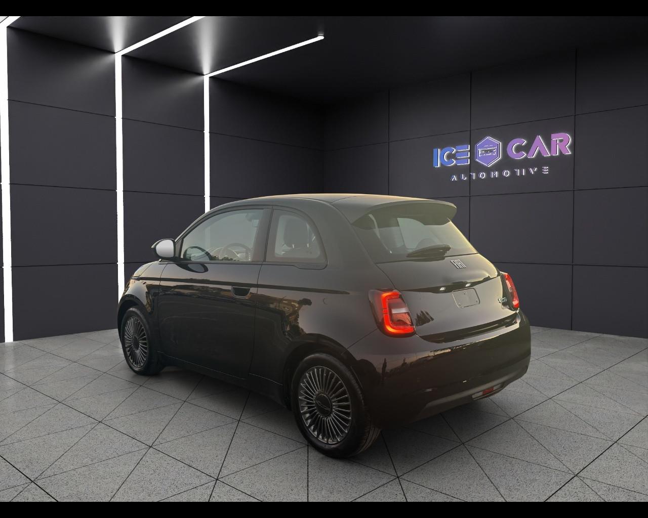 FIAT 500e - 500e Berlina 42 kWh Icon +