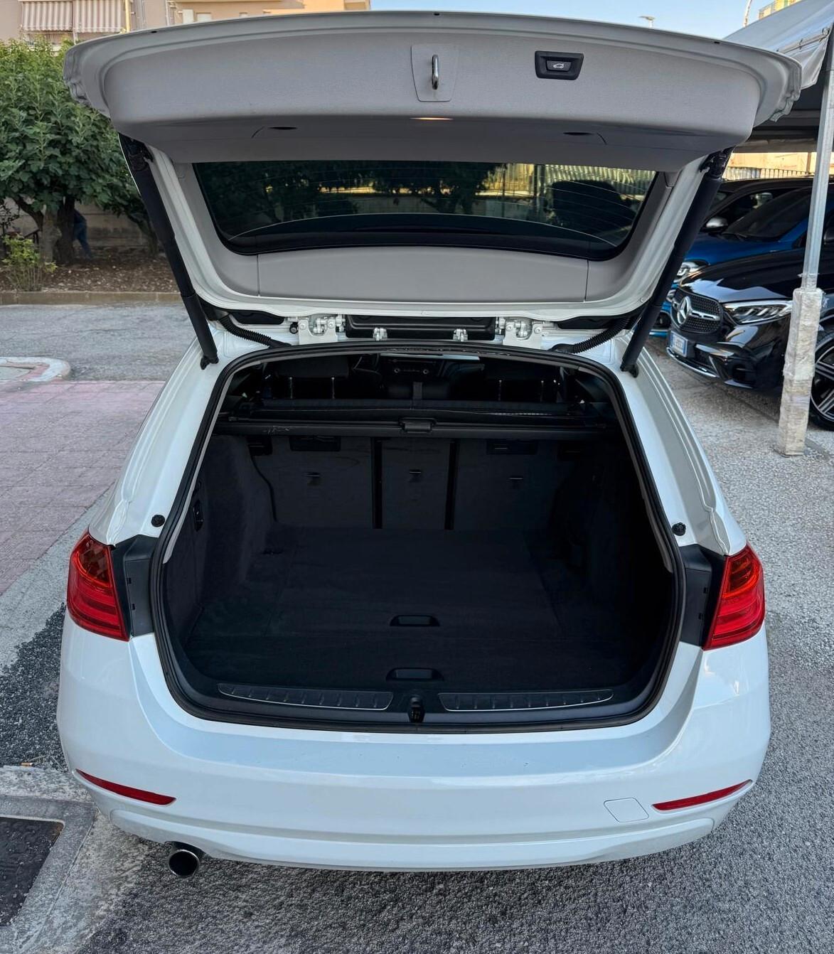 Bmw 318d Touring Luxury 143Cv