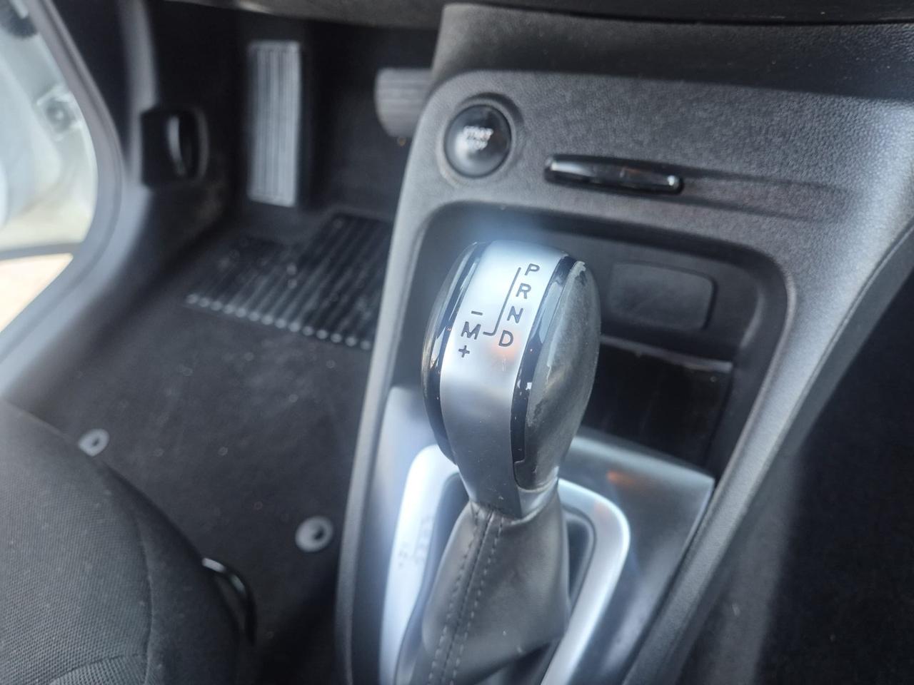 Renault Captur 1.5 dCi 8V 90 CV EDC Initiale Paris