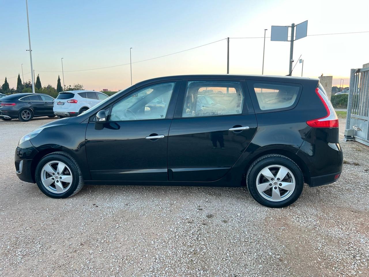 Renault Scenic 1.5 dCi 7 posti 110 CV