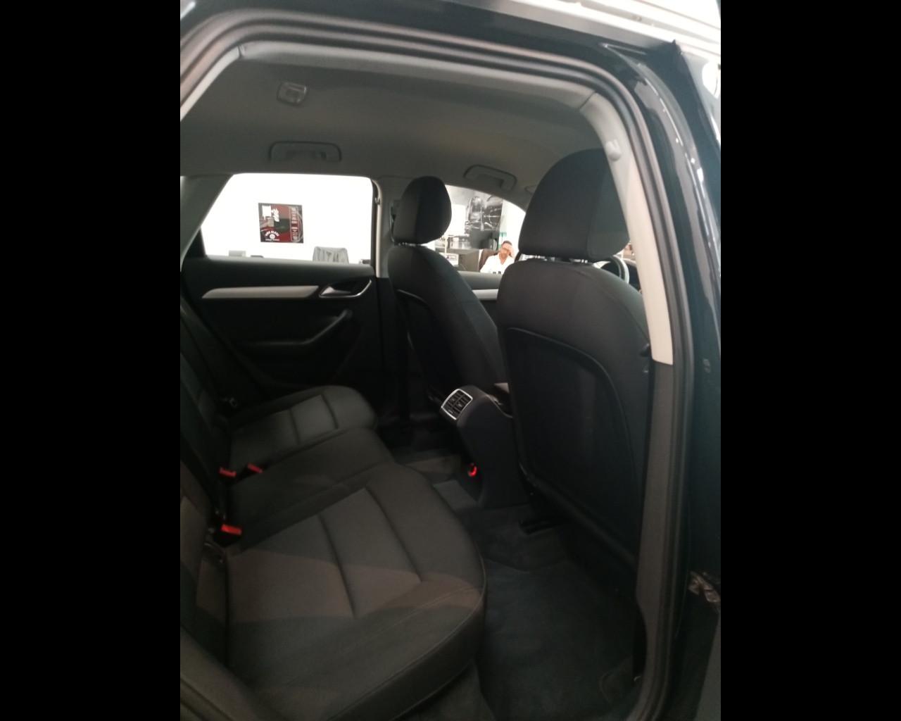 AUDI Q3 I 2015 - Q3 2.0 tdi Business 120cv