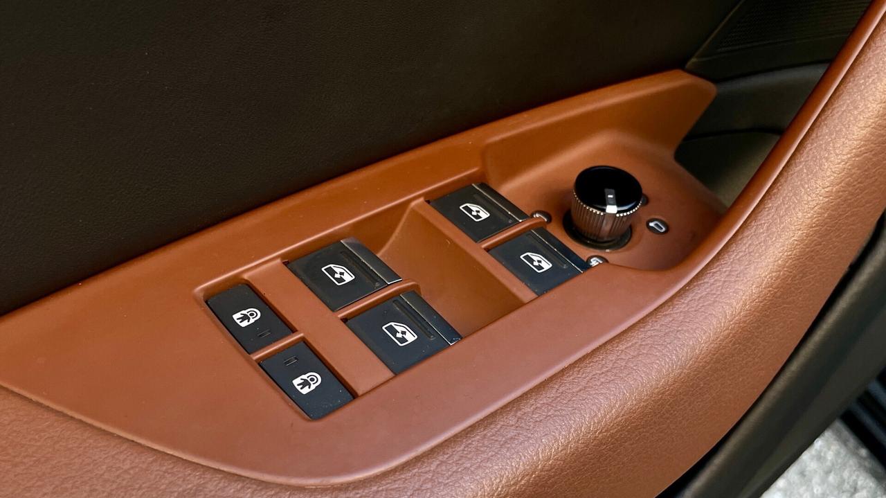 AUDI A6 AVANT 40 2.0 TDI S-TRONIC DESIGN 204CV - TETTO VIRTUAL COCKPIT, PELLE, PACCHETTO LUCI