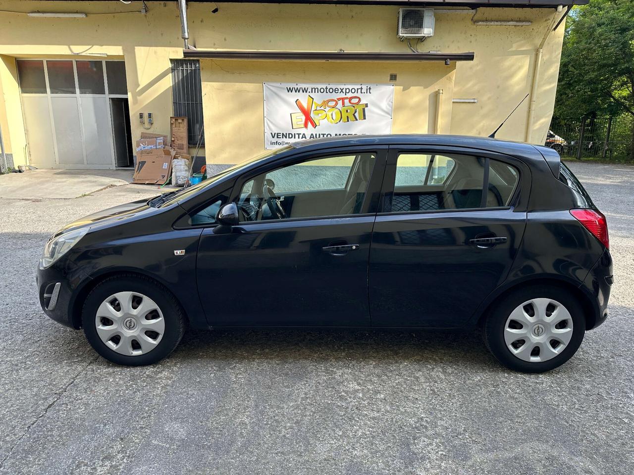 Opel Corsa 1.2 5 porte Club