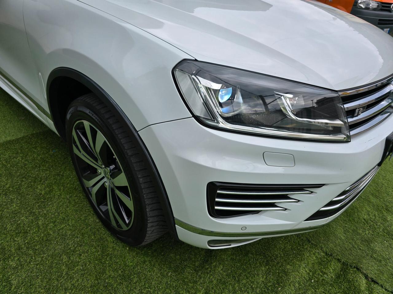 VW Touareg R.LINE 3.0TDI 204CV TETTO APRIBILE -2017