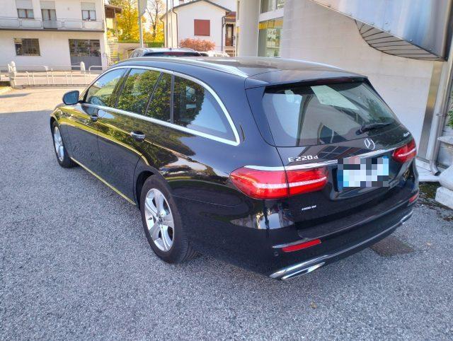 MERCEDES-BENZ E 220 d S.W. 4Matic Auto Premium