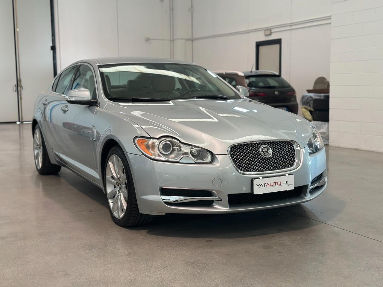 Jaguar XF 4.2 V8 Premium Luxury