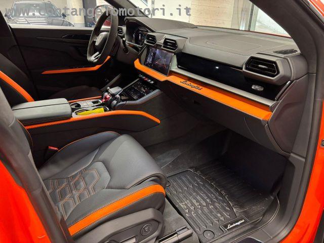 LAMBORGHINI Urus 4.0 SE vettura ufficiale