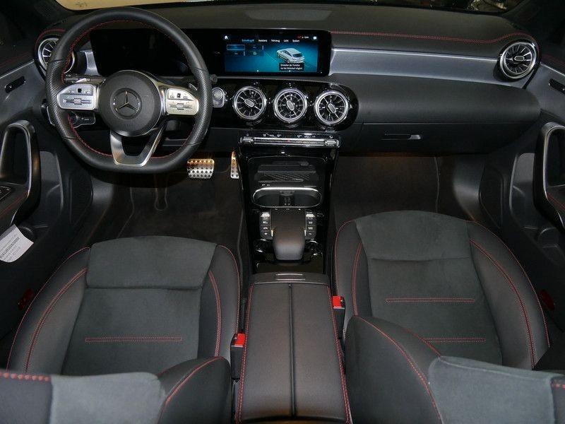 Mercedes-benz CLA 180 d Automatic Premium AMG Promozione fino al 30/01/2023