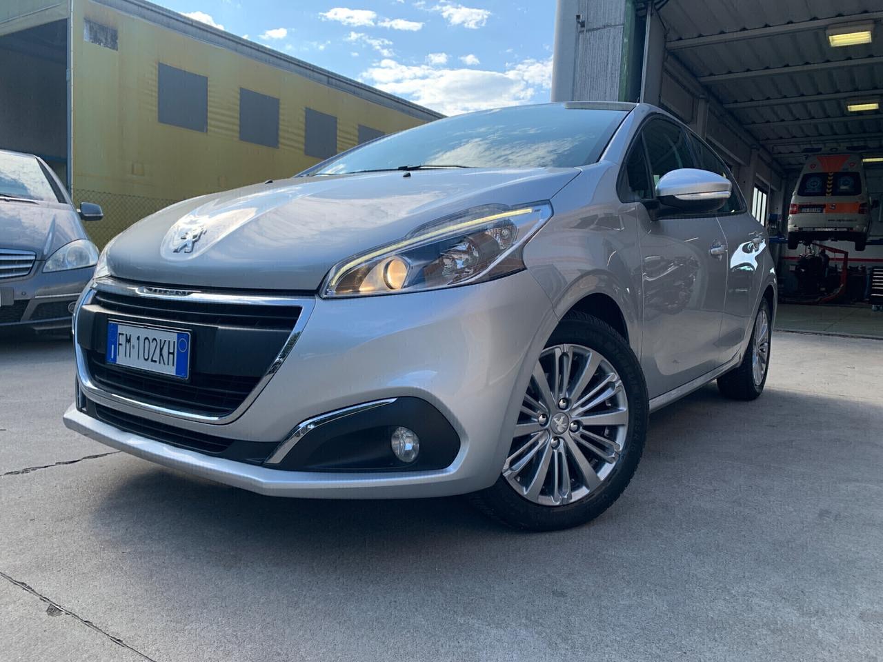 Peugeot 208 BlueHDi 75 5 porte
